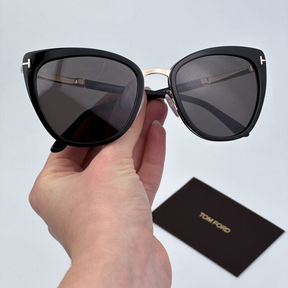 Tom Ford Women BRAND NEW Sunglasses SIMONA Black Gold Smoke Cat Eye FT0717 01A - Picture 1 of 10